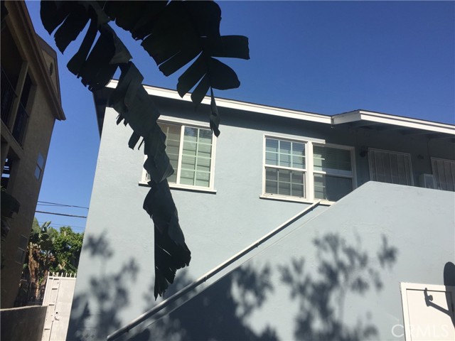 1029 Gladys Ave, Long Beach CA: https://media.crmls.org/medias/30f995a2-9f0e-4ad9-ad70-5153331b1925.jpg