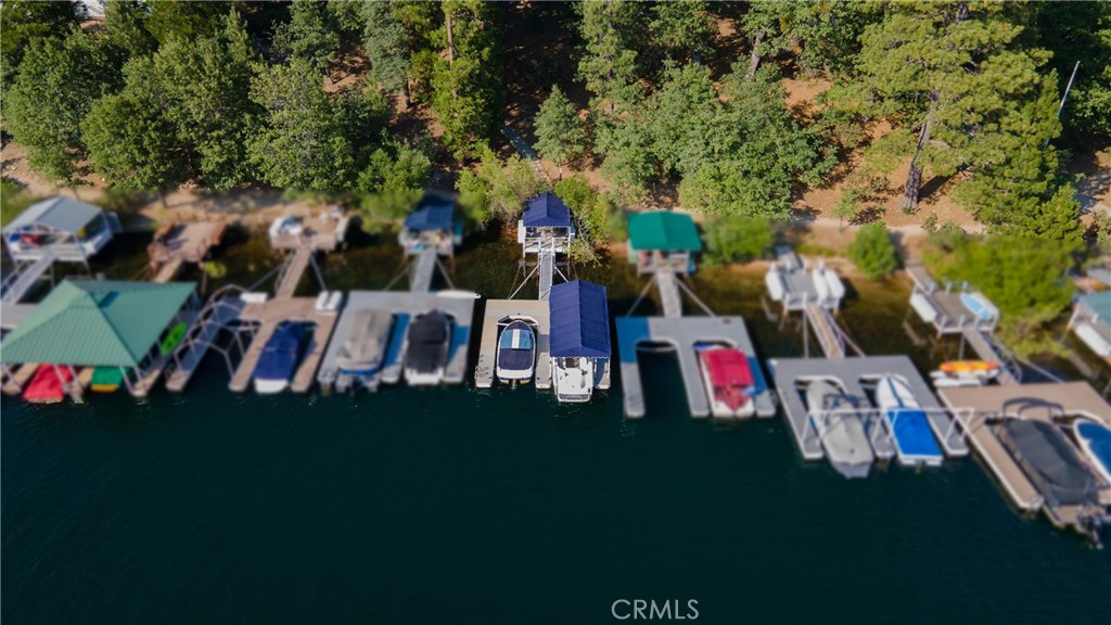 https://media.crmls.org/medias/30fb0abf-432e-41b0-be75-2be83c58f2e4.jpg?preset=X-Large