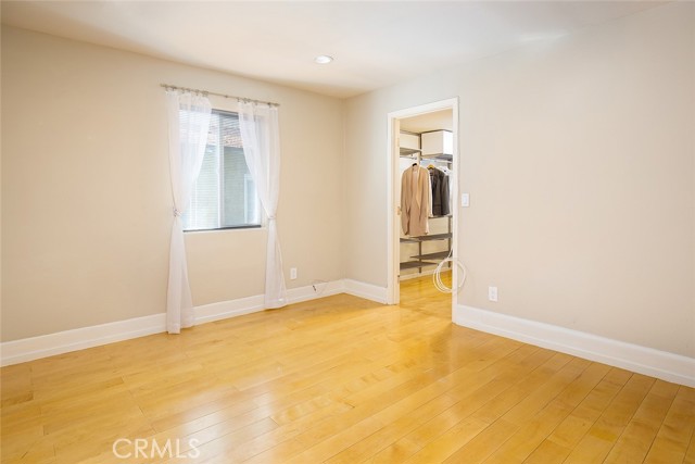 301 N Hudson Avenue, Pasadena CA: https://media.crmls.org/medias/30fc40ec-0ab9-4e00-adbe-1da865963065.jpg