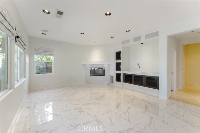 2528 N San Miguel Drive, Orange CA: https://media.crmls.org/medias/30fd9133-4a8e-4483-9cc0-628391aca028.jpg