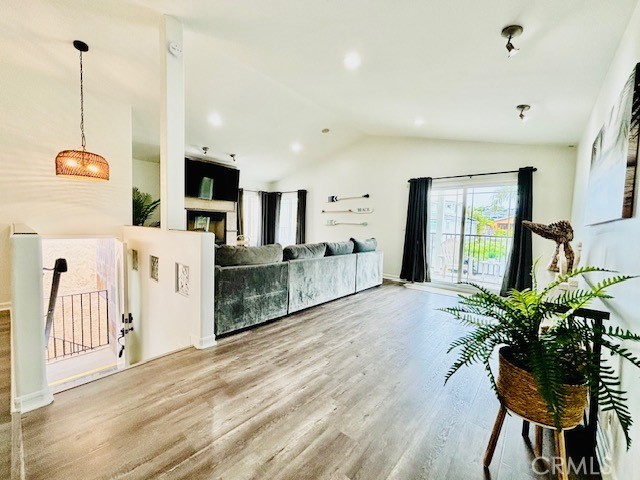 4821 RIVER Avenue, Newport Beach CA: https://media.crmls.org/medias/30fe427f-53d2-415e-bae1-0b1bbf1dc22b.jpg