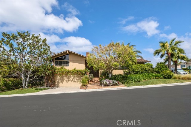 2 N Alta Mira Road, Laguna Beach, California 92651, 3 Bedrooms Bedrooms, ,2 BathroomsBathrooms,Residential Lease,For Rent,2 N Alta Mira Road,CRLG24001683