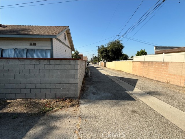 1035 Orange Avenue, Azusa, California 91702, 3 Bedrooms Bedrooms, ,1 BathroomBathrooms,Single Family Residence,For Sale,Orange,OC24155226