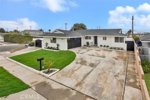 Detail Gallery Image 37 of 41 For 19282 Bethel Cir, Huntington Beach,  CA 92646 - 3 Beds | 2 Baths