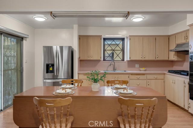 Detail Gallery Image 12 of 27 For 11437 Norlain Ave, Downey,  CA 90241 - 2 Beds | 2 Baths