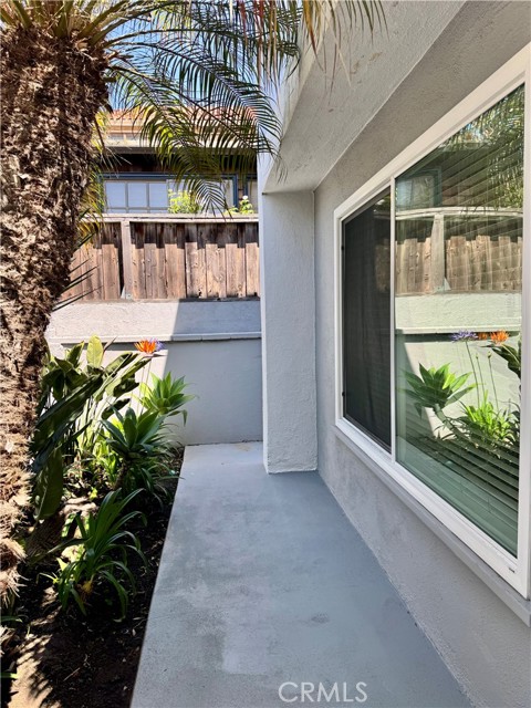 970 Glenneyre Street, Laguna Beach CA: https://media.crmls.org/medias/3100cbd4-0175-4cea-81c6-47b7dec94ab4.jpg