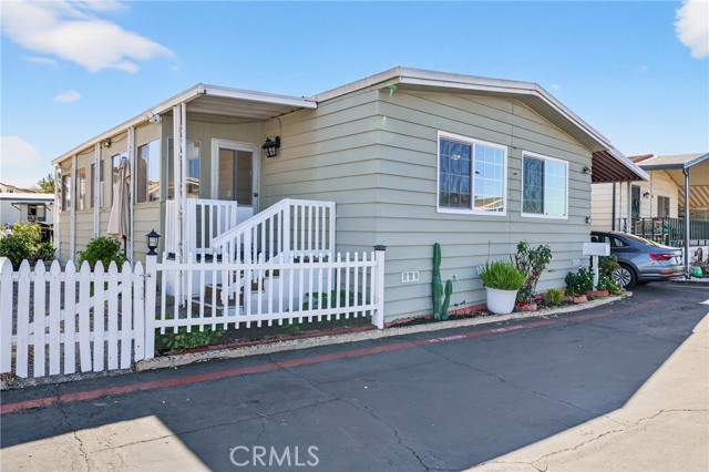 Front Image Thumbnail for CRDW25249571