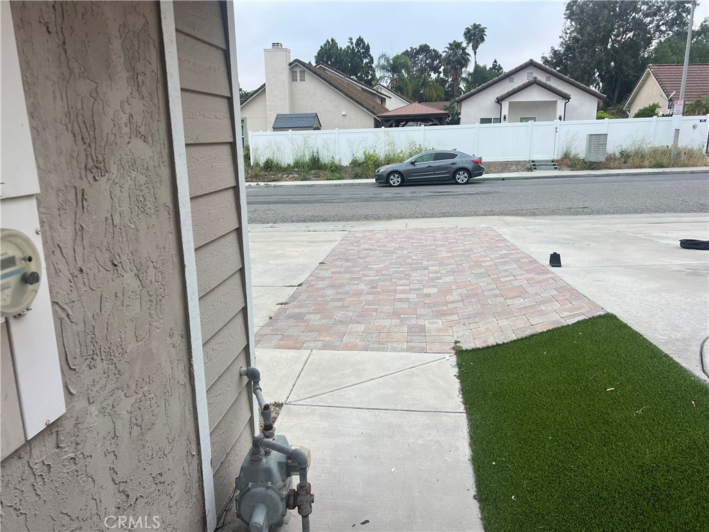 https://media.crmls.org/medias/3101d23d-46fc-4c3f-9b68-540713ad5757.jpg?preset=X-Large