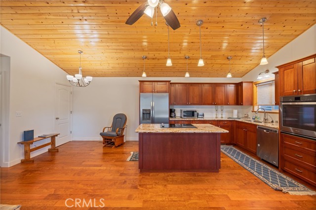 Detail Gallery Image 8 of 67 For 37745 Marina View, Bass Lake,  CA 93604 - 3 Beds | 2 Baths