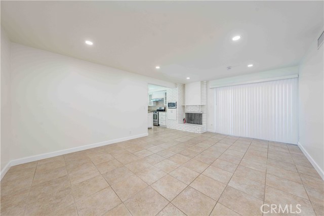 5212 Chablis Circle, Irvine CA: https://media.crmls.org/medias/31031fc5-d283-49b9-a6de-5e1102b9ec39.jpg