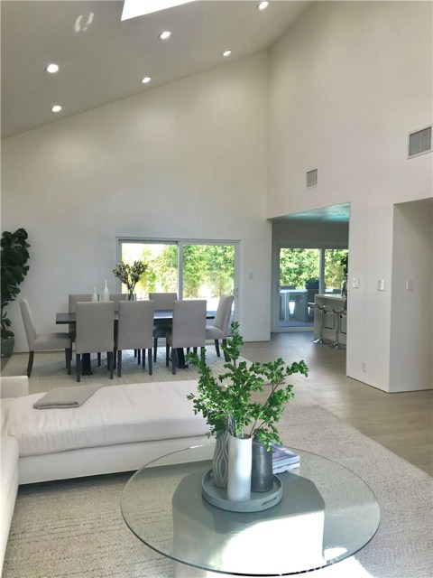 Detail Gallery Image 8 of 52 For 5714 Vantage Ave, Valley Village,  CA 91607 - 4 Beds | 3 Baths