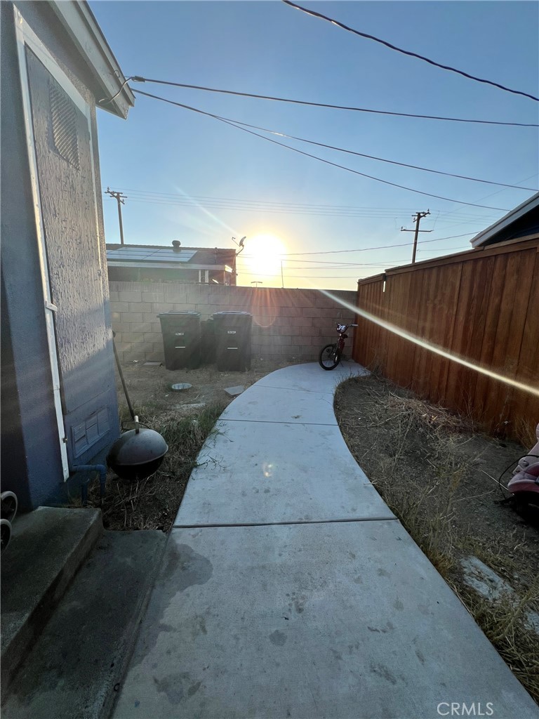 https://media.crmls.org/medias/310430af-8d16-48dd-a253-f157b6831aae.jpg?preset=X-Large