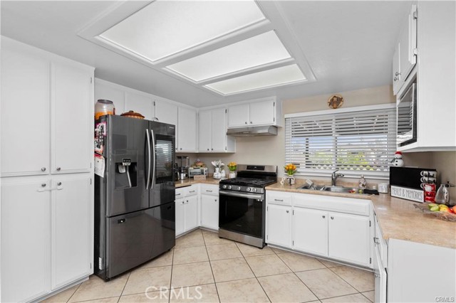 Detail Gallery Image 12 of 31 For 10695 Linden Ave, Bloomington,  CA 92316 - 3 Beds | 2 Baths