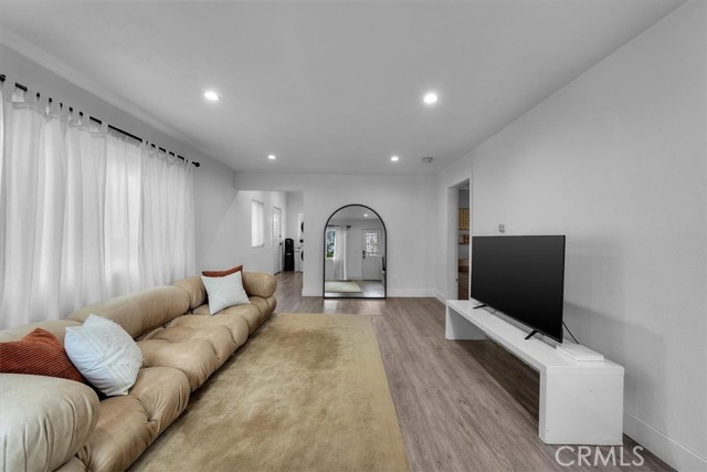 Detail Gallery Image 3 of 20 For 354 E 111th St, Los Angeles,  CA 90061 - 2 Beds | 1 Baths