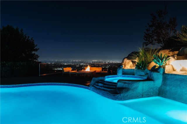 4935 Calvin Avenue, Tarzana CA: https://media.crmls.org/medias/3105006a-a694-4585-be7c-f6389493de39.jpg