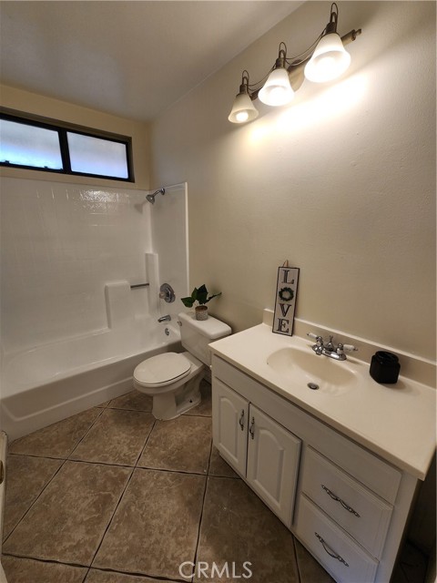 Detail Gallery Image 11 of 16 For 6902 Blanchard Ave, Fontana,  CA 92336 - 3 Beds | 2/1 Baths