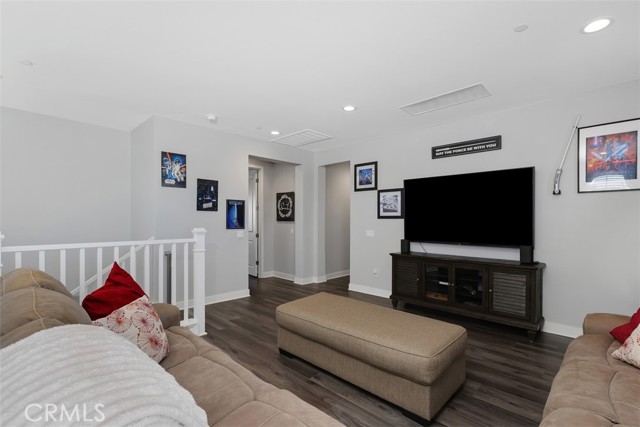 Detail Gallery Image 24 of 44 For 17183 Compass Dr, Riverside,  CA 92503 - 5 Beds | 4/1 Baths