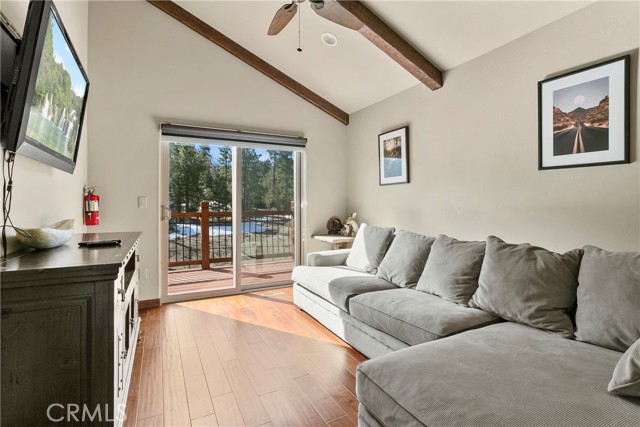 858 Fox Tower Way, Big Bear Lake CA: https://media.crmls.org/medias/310958c0-56dd-471a-a64e-8015429c23ee.jpg
