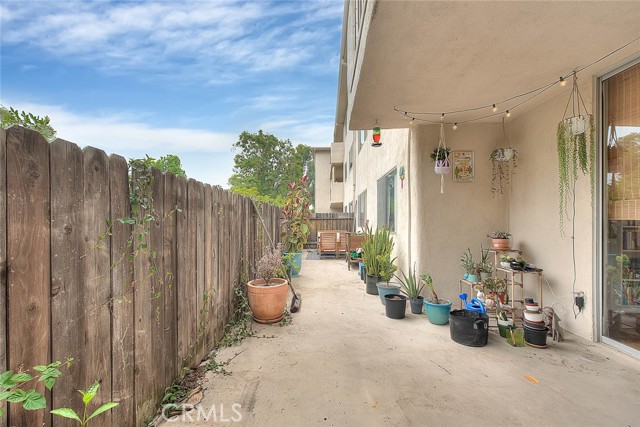 330 W California Boulevard, Pasadena CA: https://media.crmls.org/medias/310a0b8b-0c60-4775-b2cd-a5d0d11ee81a.jpg