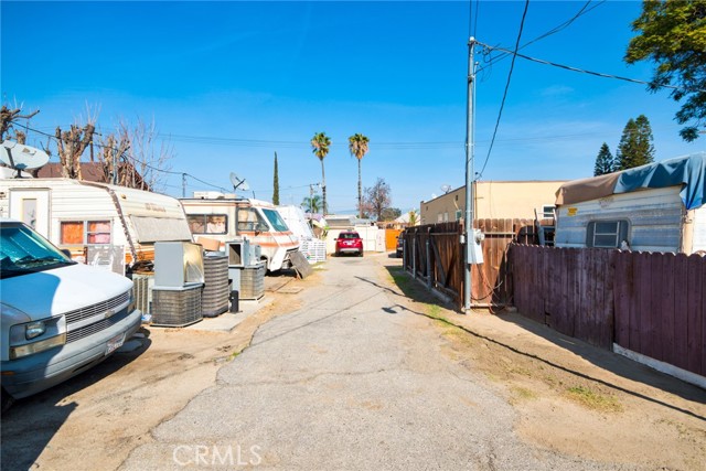 584 E H Street, Colton CA: https://media.crmls.org/medias/310a61b8-41d1-4864-8b96-8fe160eac92d.jpg