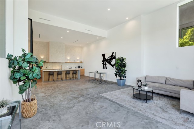 Detail Gallery Image 4 of 45 For 3949 Glenalbyn Dr, Los Angeles,  CA 90065 - 3 Beds | 2/1 Baths