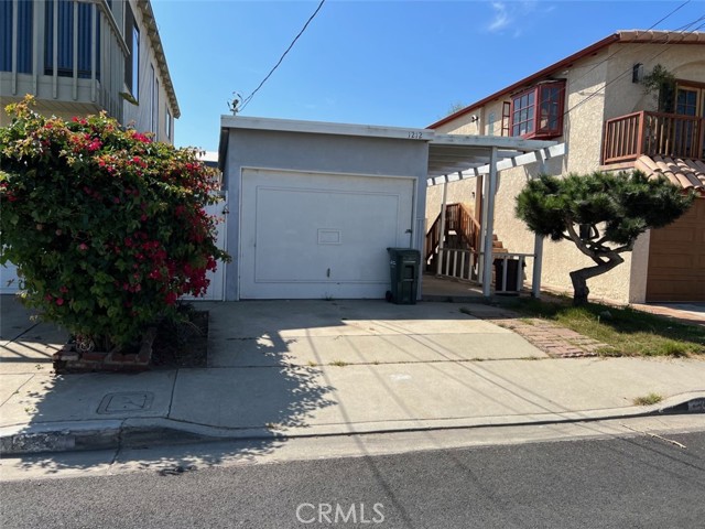 1212 19th Street, Hermosa Beach, California 90254, 2 Bedrooms Bedrooms, ,2 BathroomsBathrooms,Residential,For Sale,19th,SB22208815