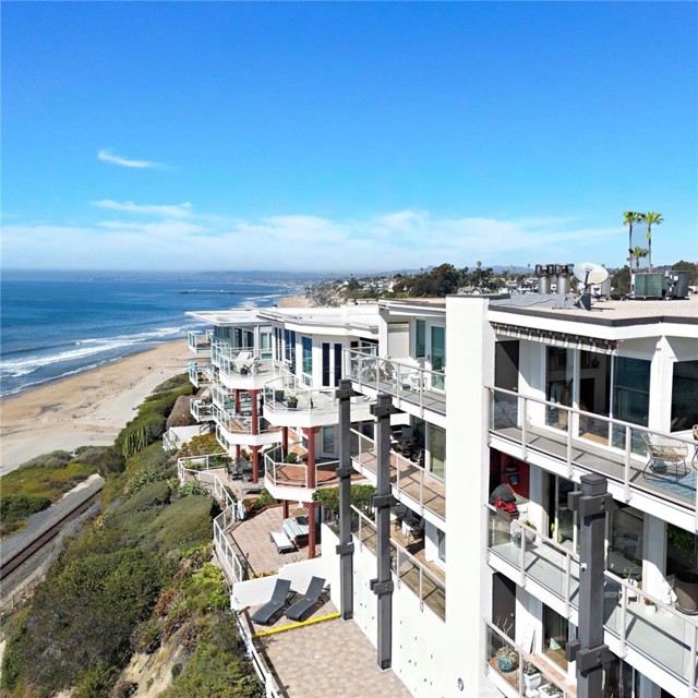 259 Avenida Lobeiro, San Clemente CA: https://media.crmls.org/medias/310ba0b5-9fde-4dd3-8fc9-b28f19596d18.jpg