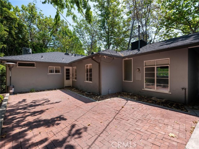 5405 Black Oak Drive, Los Angeles CA: https://media.crmls.org/medias/310ba75f-8099-4614-86d5-6733739d6a84.jpg