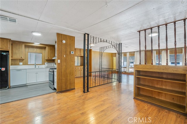 24414 University Ave., Loma Linda CA: https://media.crmls.org/medias/310c72c6-a28b-435f-9818-53ff9c49b4ef.jpg