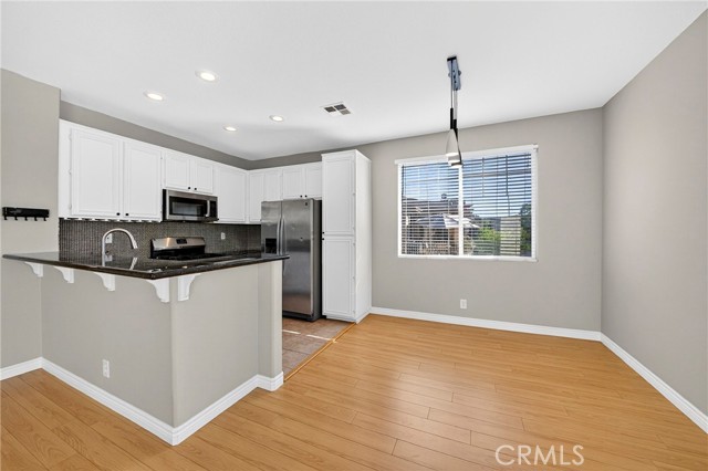 Detail Gallery Image 7 of 39 For 17809 Ash Ct, Carson,  CA 90746 - 2 Beds | 2 Baths