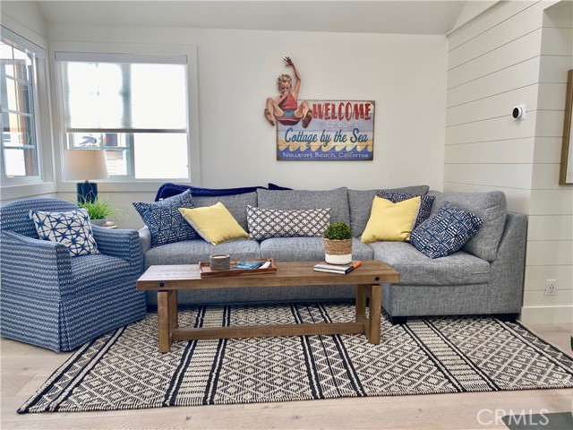 Detail Gallery Image 6 of 11 For 212 1/2 Garnet, Newport Beach,  CA 92662 - 2 Beds | 2 Baths