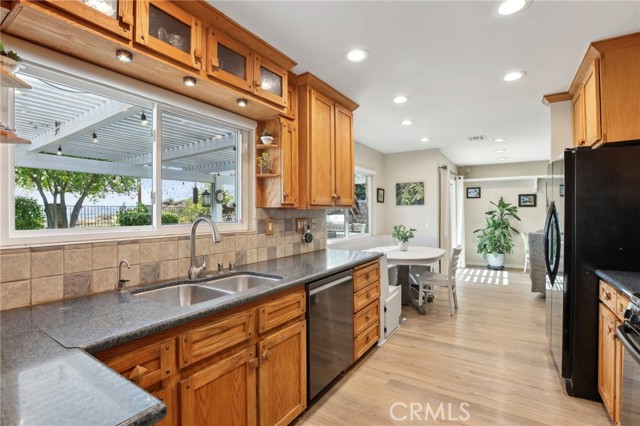 Detail Gallery Image 10 of 47 For 27959 Palmetto Ridge Dr, Valencia,  CA 91354 - 4 Beds | 2/1 Baths