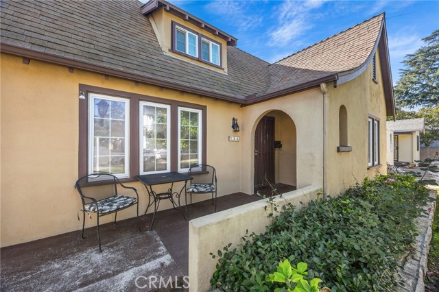 Detail Gallery Image 4 of 39 For 122 E Rosewood Ct, Ontario,  CA 91764 - 2 Beds | 2 Baths