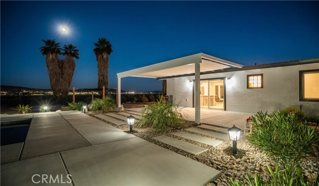 Detail Gallery Image 4 of 33 For 72160 Winters Rd, Twentynine Palms,  CA 92277 - 4 Beds | 4 Baths