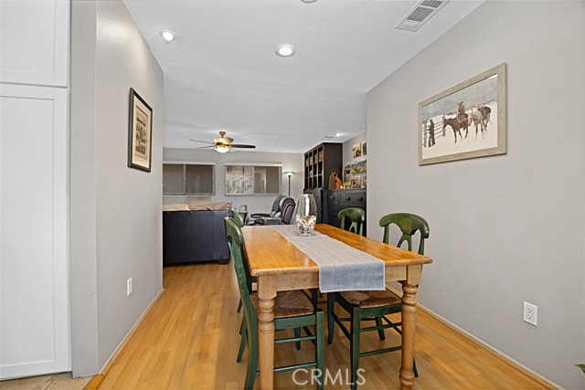 1040 Central Avenue, Riverside CA: https://media.crmls.org/medias/3111e7a9-5583-4e02-8333-31dfe3dbaa67.jpg