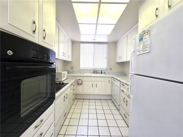 Detail Gallery Image 4 of 16 For 244 Calle Aragon #C,  Laguna Woods,  CA 92637 - 2 Beds | 2 Baths