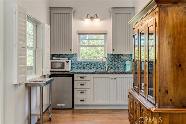 1560 Emerson Road, Cambria CA: https://media.crmls.org/medias/31125a11-e248-4658-ab3f-0b55f16c671a.jpg