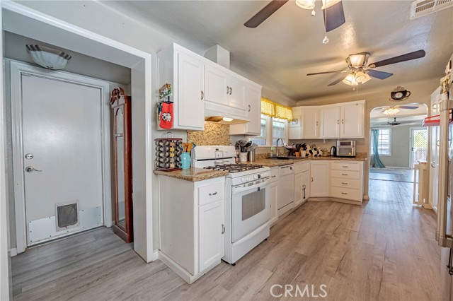Detail Gallery Image 17 of 34 For 2415 E Childs Ave, Merced,  CA 95341 - 5 Beds | 2 Baths