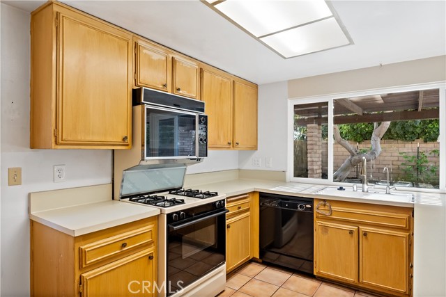 Detail Gallery Image 10 of 43 For 12004 Hart St, Cerritos,  CA 90703 - 5 Beds | 2 Baths