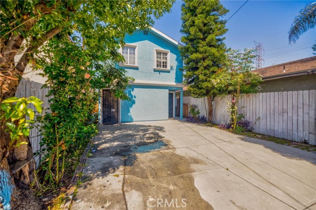 9203 Beach Street, Los Angeles CA: https://media.crmls.org/medias/31144a95-58ce-48c8-832c-133141aff402.jpg