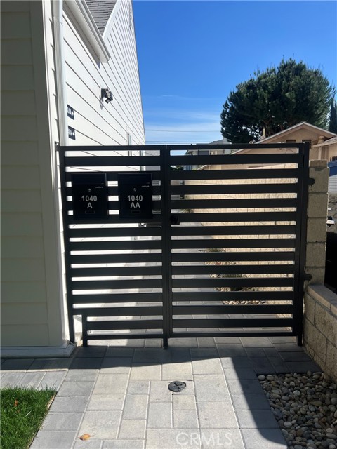 Detail Gallery Image 11 of 14 For 1040 Ruberta Ave a,  Glendale,  CA 91201 - 2 Beds | 2 Baths