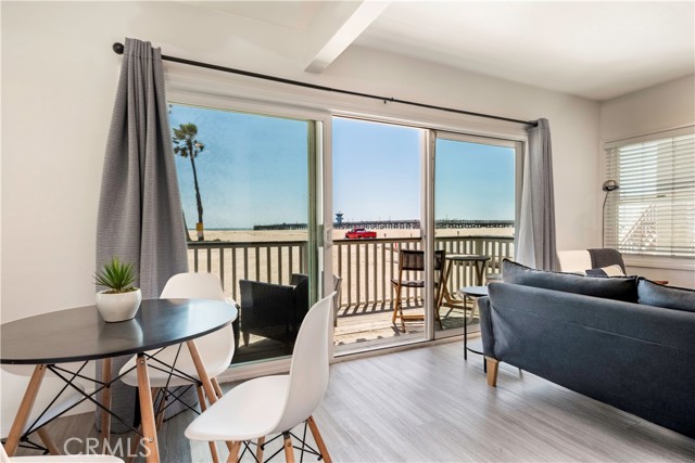 Detail Gallery Image 16 of 54 For 1003 Seal Way, Seal Beach,  CA 90740 - 6 Beds | 4 Baths