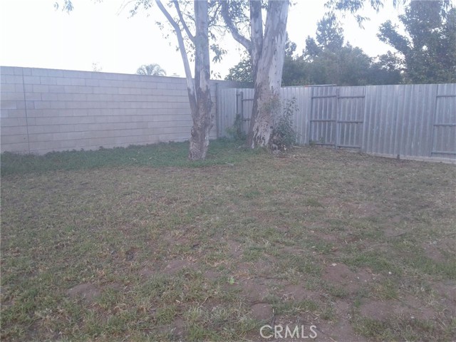 15308 Holly Drive, Fontana CA: https://media.crmls.org/medias/3114b04a-3d59-4716-b135-5918d3843a57.jpg