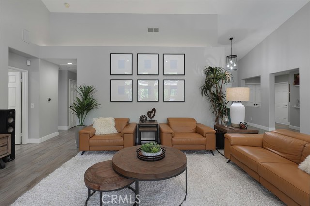 24632 Stagg Street photo 7