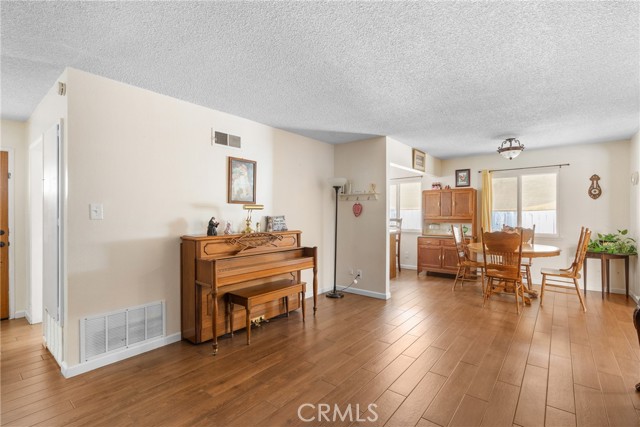 Detail Gallery Image 8 of 23 For 413 E Grant St, Santa Maria,  CA 93454 - 3 Beds | 2 Baths
