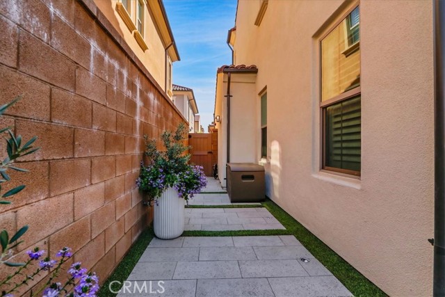 185 Plum Lily, Irvine CA: https://media.crmls.org/medias/311574dd-5a53-4494-9b8b-6c60b0ab72d0.jpg