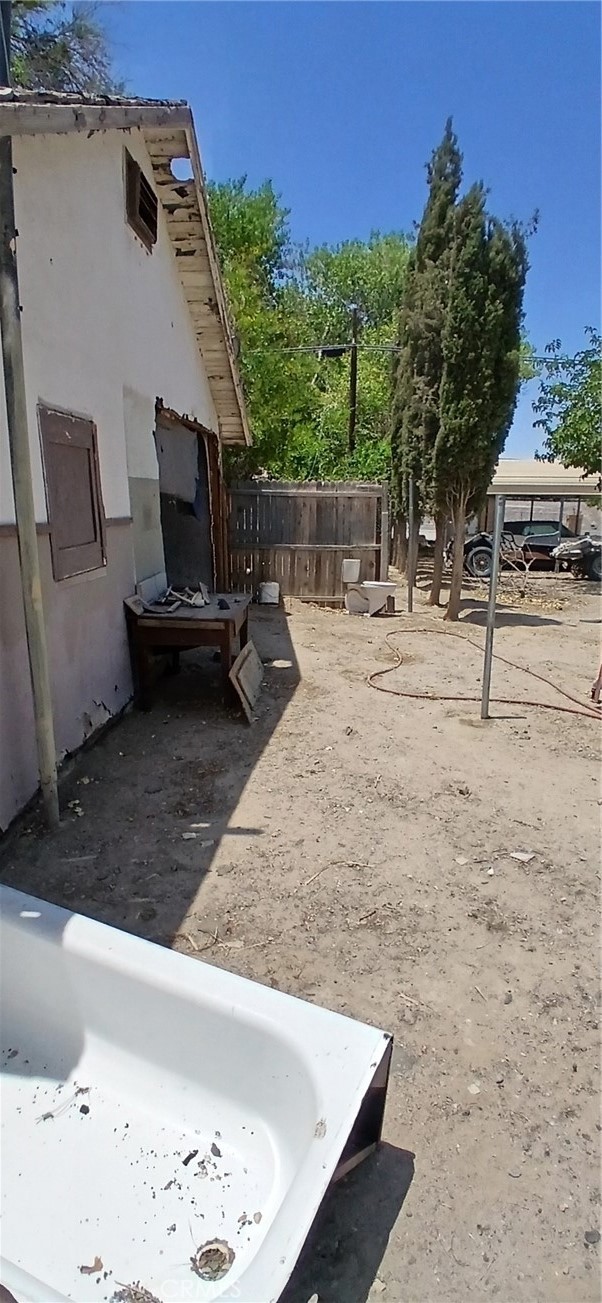 https://media.crmls.org/medias/3115a825-7b05-46f4-9e00-2ba4bf54d5bf.jpg?preset=X-Large