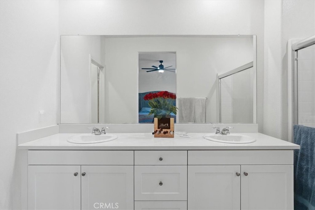 https://media.crmls.org/medias/3115ba97-6e8b-4cd5-a7e8-310e78bba4b5.jpg?preset=X-Large