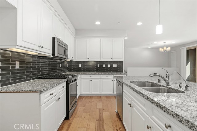 Detail Gallery Image 17 of 34 For 1370 Clementine Way, Fullerton,  CA 92833 - 3 Beds | 3 Baths