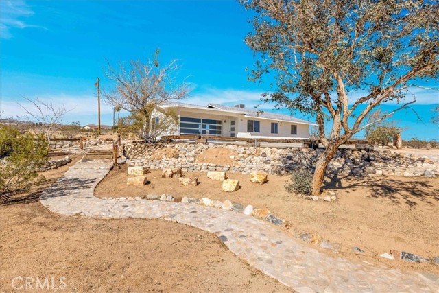 Detail Gallery Image 2 of 55 For 130 Delgada Ave, Yucca Valley,  CA 92284 - 3 Beds | 2 Baths